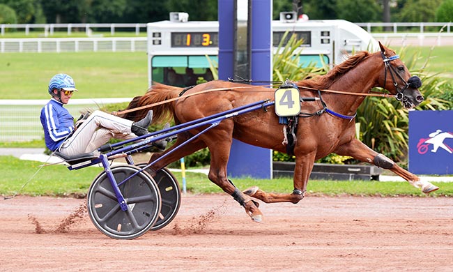 Photo d'arrivée de la course pmu PRIX DE L'HERAULT à ENGHIEN le Samedi 2 août 2025