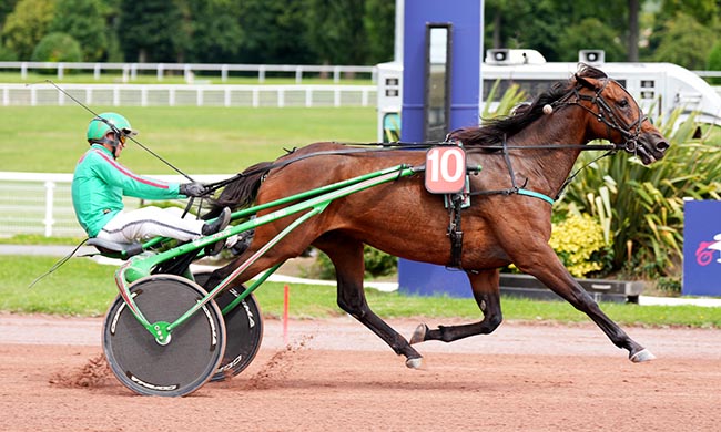 Photo d'arrivée de la course pmu PRIX DE BALIZAC à ENGHIEN le Samedi 2 août 2025