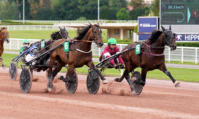 Photo d'arrivée de la course pmu PRIX D'UZES à ENGHIEN le Samedi 2 août 2025