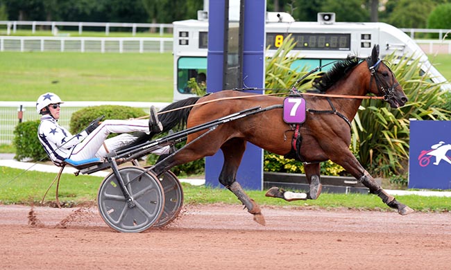 Photo d'arrivée de la course pmu PRIX DE BERLIN à ENGHIEN le Samedi 2 août 2025