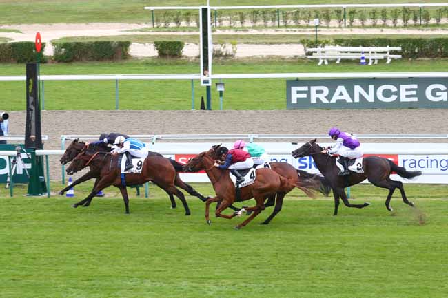 Photo d'arrivée de la course pmu PRIX DE CREVECOEUR à DEAUVILLE le Dimanche 3 août 2025