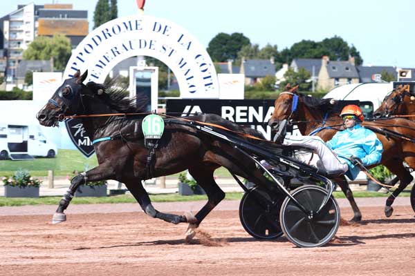 Photo d'arrivée de la course pmu PRIX YVES ROCHER à SAINT MALO le Mercredi 6 août 2025