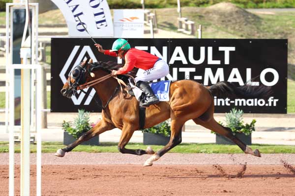 Photo d'arrivée de la course pmu PRIX JACQUES GIBOIRE à SAINT MALO le Mercredi 6 août 2025