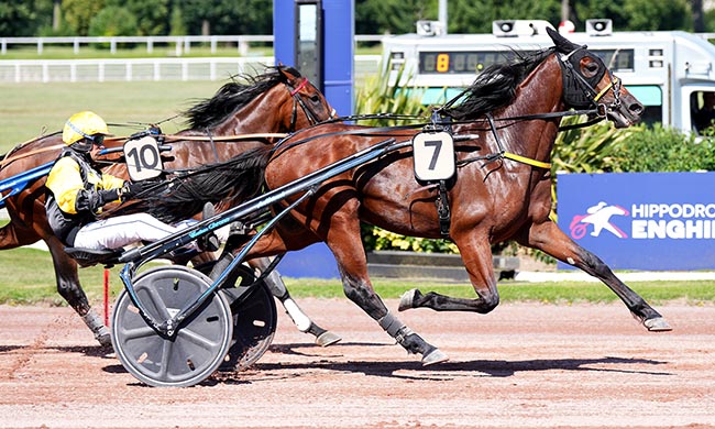 Photo d'arrivée de la course pmu PRIX DE LA PORTE D'ASNIERES à ENGHIEN le Jeudi 7 août 2025