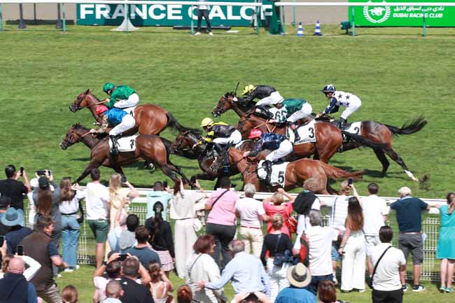 Photo d'arrivée de la course pmu PRIX DE LA VALLEE D'AUGE à DEAUVILLE le Samedi 9 août 2025