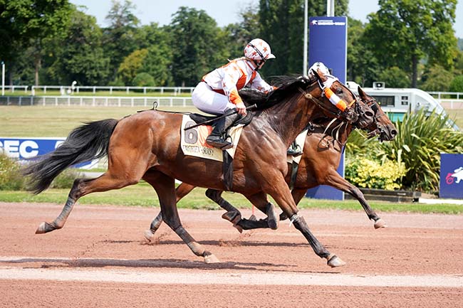 Photo d'arrivée de la course pmu PRIX DE LA PORTE DE PLAISANCE à ENGHIEN le Samedi 9 août 2025