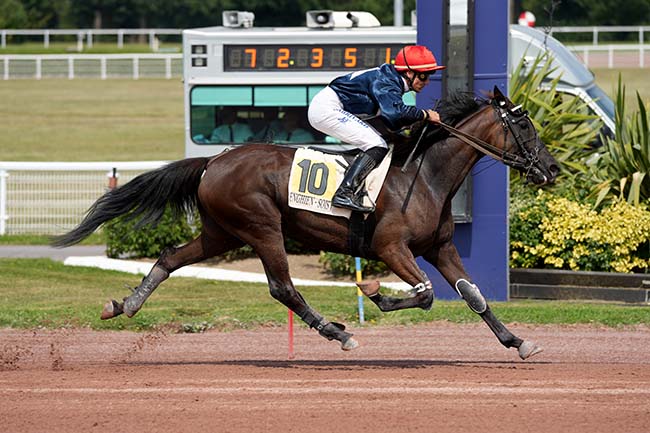 Photo d'arrivée de la course pmu PRIX DE LA PLACE DE VALOIS à ENGHIEN le Samedi 9 août 2025