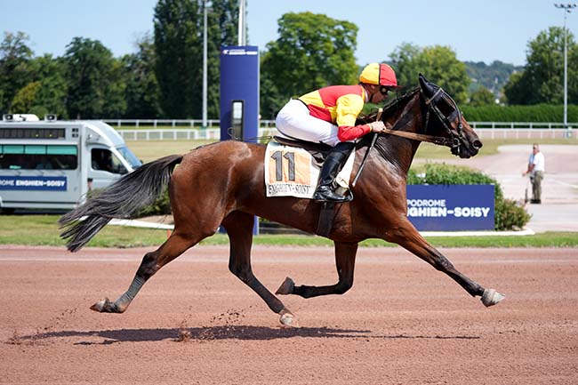 Photo d'arrivée de la course pmu PRIX DE CHATOU à ENGHIEN le Dimanche 10 août 2025