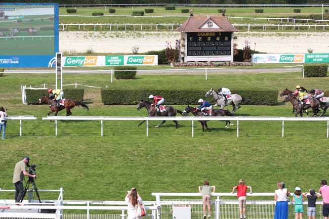 Photo d'arrivée de la course pmu PRIX DU CENTRE D'ENTRAINEMENT DE DRAGEY-RONTHON (PRIX DES ACONITES) à CLAIREFONTAINE le Lundi 11 août 2025
