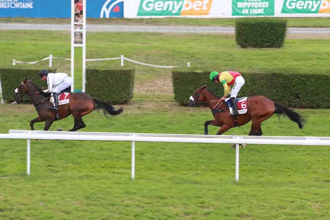 Photo d'arrivée de la course pmu PRIX DES ENTRAINEURS DE DRAGEY (PRIX DE L'ORBIQUET) à CLAIREFONTAINE le Lundi 11 août 2025