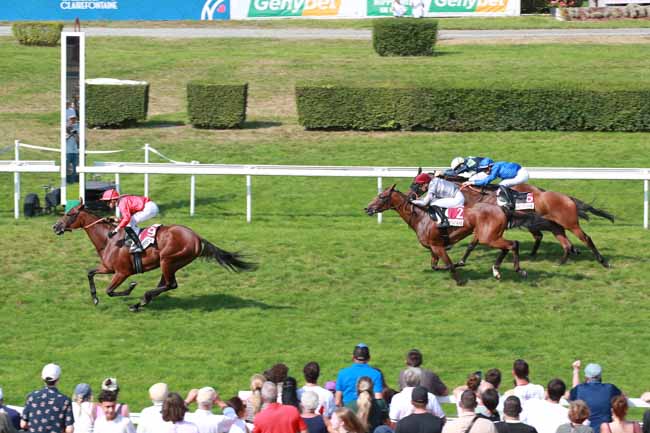 Photo d'arrivée de la course pmu PRIX MISE DES 10 CTS GENYBET (PRIX THE WONDER) à CLAIREFONTAINE le Vendredi 15 août 2025