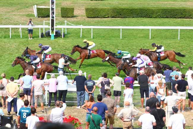 Photo d'arrivée de la course pmu PRIX JACQUES BOUSQUET (PRIX RICHARD DE NORMANDIE) à CLAIREFONTAINE le Lundi 18 août 2025