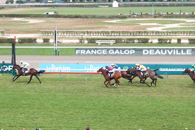 Photo d'arrivée de la course pmu PRIX DE LA REBOURSIERE à DEAUVILLE le Mardi 19 août 2025