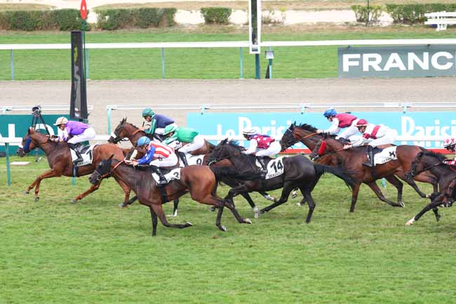 Photo d'arrivée de la course pmu PRIX DE LA MOTTE GLANVILLE à DEAUVILLE le Mardi 19 août 2025