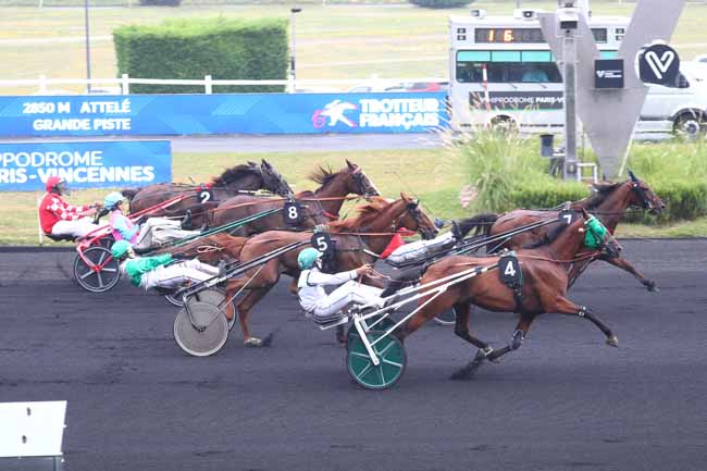 Photo d'arrivée de la course pmu PRIX DE SAINT-DIZIER à PARIS-VINCENNES le Mercredi 20 août 2025
