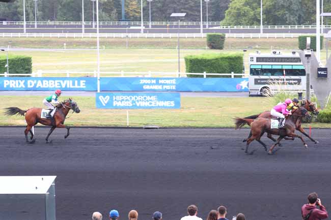 Photo d'arrivée de la course pmu PRIX D'ABBEVILLE à PARIS-VINCENNES le Mercredi 20 août 2025