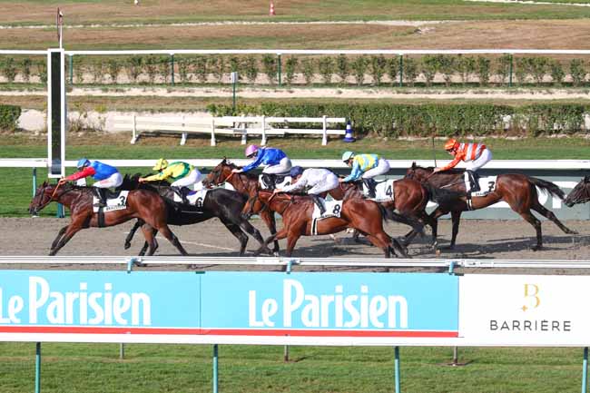 Photo d'arrivée de la course pmu PRIX DU CHEVAL DE LOISIRS (PRIX DU CHATEAU DE VANDEUVRE) à DEAUVILLE le Jeudi 21 août 2025
