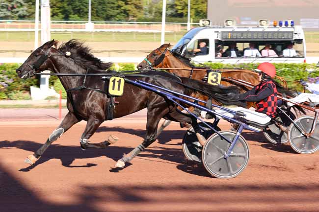 Photo d'arrivée de la course pmu PRIX DE LISIEUX à CABOURG le Vendredi 22 août 2025