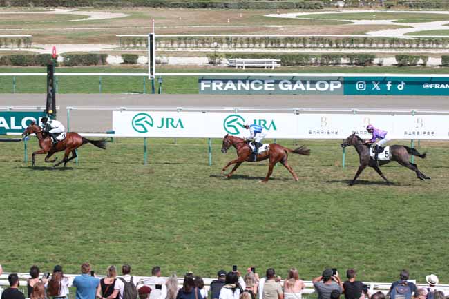 Photo d'arrivée de la course pmu CRITERIUM DU FONDS EUROPEEN DE L'ELEVAGE à DEAUVILLE le Samedi 23 août 2025