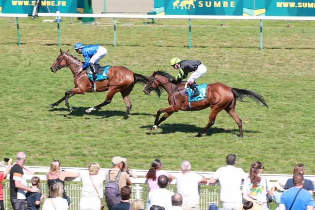 Photo d'arrivée de la course pmu SUMBE PRIX DU CALVADOS à DEAUVILLE le Dimanche 24 août 2025