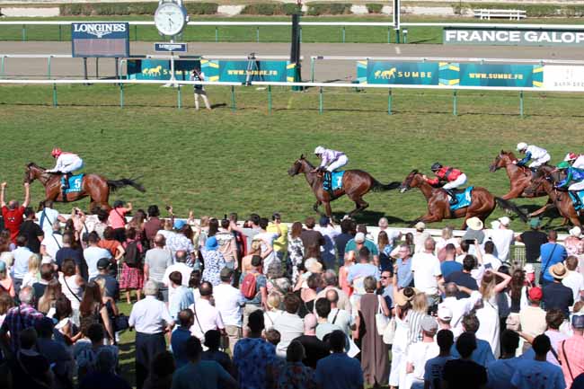 Photo d'arrivée de la course pmu SUMBE PRIX DE LA CROIX D'HEULAND à DEAUVILLE le Dimanche 24 août 2025