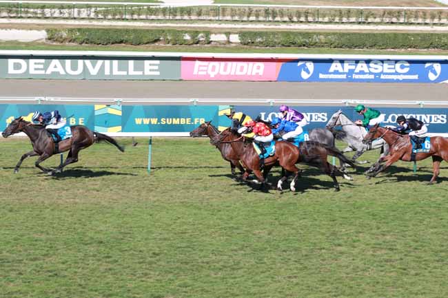 Photo d'arrivée de la course pmu SUMBE PRIX JEAN ROMANET à DEAUVILLE le Dimanche 24 août 2025
