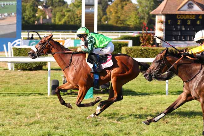 Photo d'arrivée de la course pmu PRIX RAPHAEL GIRET MARECHAL-FERRANT (PRIX D'ESCOVILLE) à CLAIREFONTAINE le Lundi 25 août 2025
