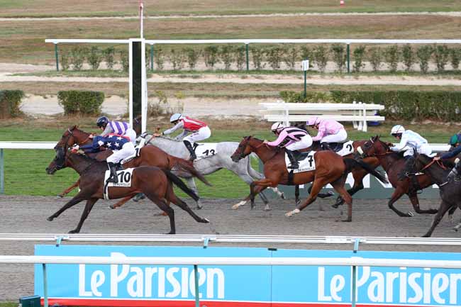 Photo d'arrivée de la course pmu PRIX DES OURSINS à DEAUVILLE le Jeudi 28 août 2025