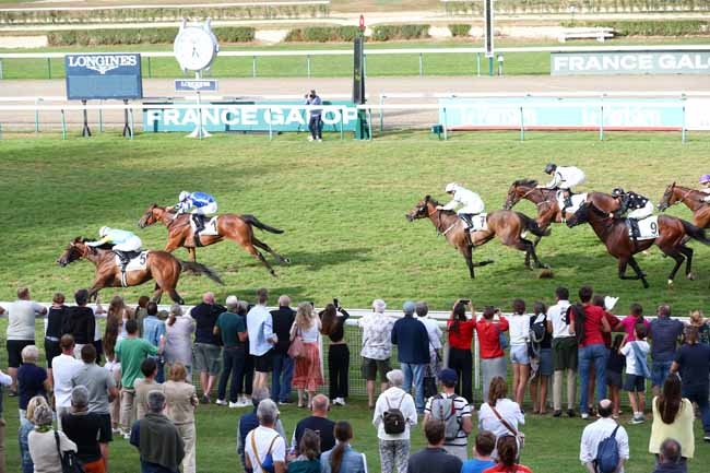 Photo d'arrivée de la course pmu PRIX DE LA VILLA SAINT-AUGUSTIN à DEAUVILLE le Jeudi 28 août 2025