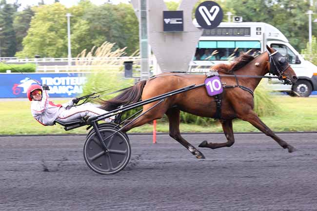 Photo d'arrivée de la course pmu PRIX DE CACHAN à PARIS-VINCENNES le Samedi 30 août 2025