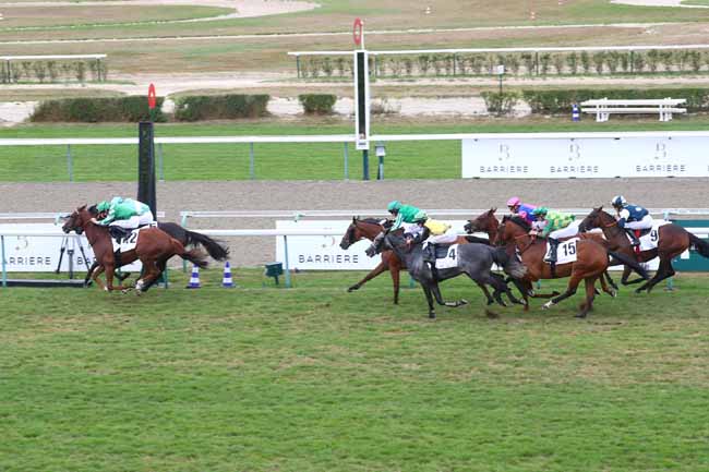 Photo d'arrivée de la course pmu PRIX HOTEL BARRIERE LE NORMANDY à DEAUVILLE le Samedi 30 août 2025