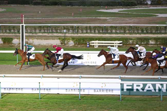 Photo d'arrivée de la course pmu PRIX DU CASINO BARRIERE DEAUVILLE à DEAUVILLE le Samedi 30 août 2025