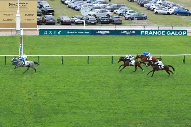 Photo d'arrivée de la course pmu PRIX GERALD DE GEOFFRE à LONGCHAMP le Dimanche 31 août 2025