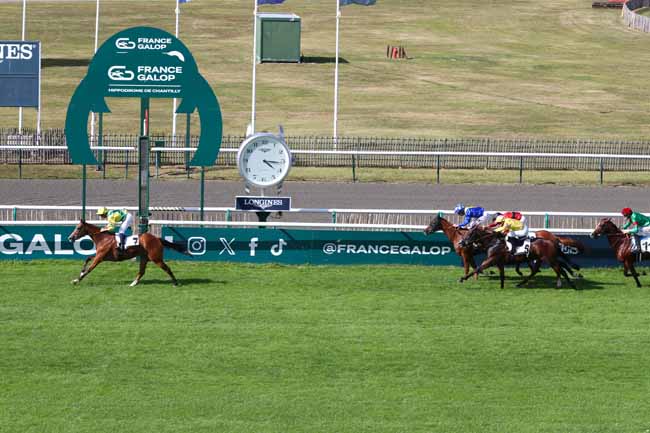 Photo d'arrivée de la course pmu PRIX DE RARAY à CHANTILLY le Lundi 1 septembre 2025