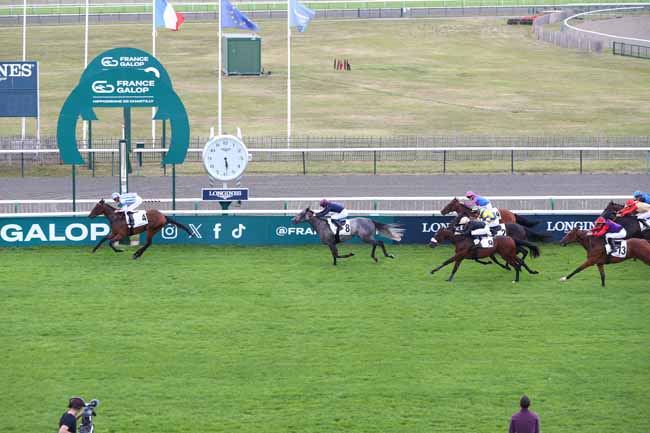Photo d'arrivée de la course pmu PRIX DU MARAIS DOZET à CHANTILLY le Lundi 1 septembre 2025