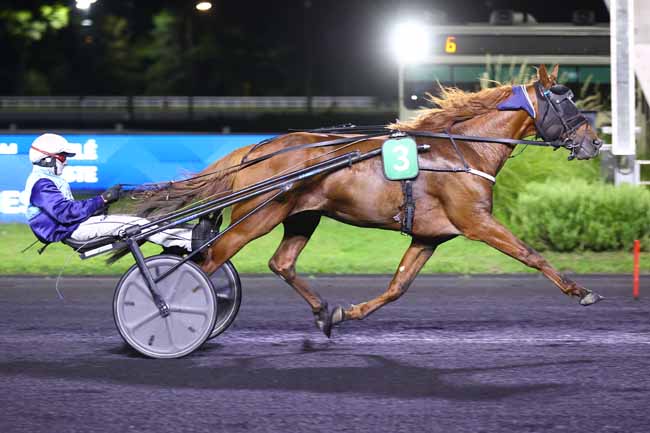 Photo d'arrivée de la course pmu PRIX BELISANA à PARIS-VINCENNES le Vendredi 5 septembre 2025