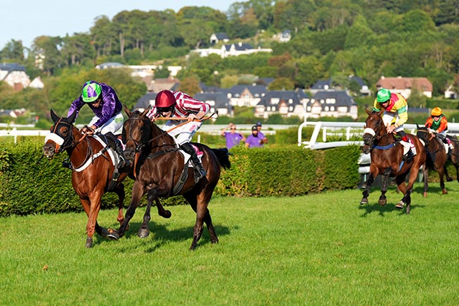 Photo d'arrivée de la course pmu PRIX TURFONE BY 