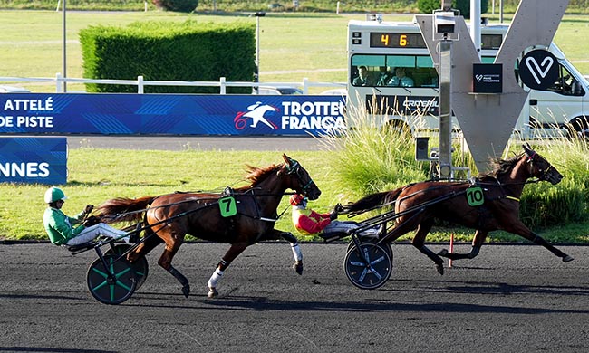 Photo d'arrivée de la course pmu PRIX JOSEPH AVELINE à PARIS-VINCENNES le Samedi 6 septembre 2025