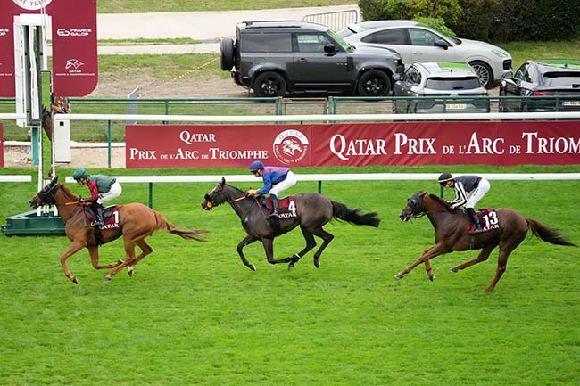 Photo d'arrivée de la course pmu QATAR PRIX DE SAINT-NICOLAS à LONGCHAMP le Dimanche 7 septembre 2025