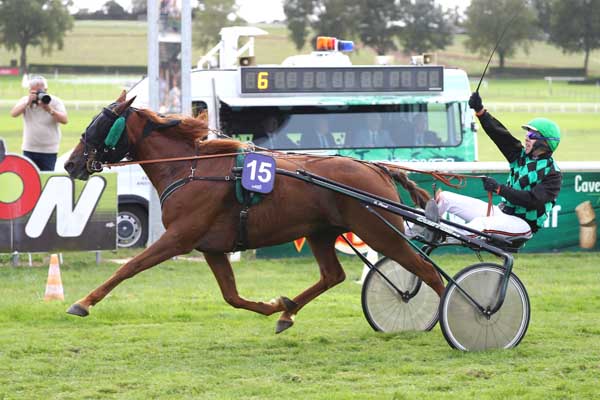 Photo d'arrivée de la course pmu PRIX CHAUSSEE AUX MOINES - BAR DES SPORTS à CRAON le Lundi 8 septembre 2025