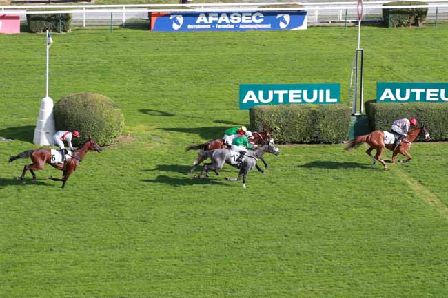 Photo d'arrivée de la course pmu PRIX GELAS à AUTEUIL le Mardi 9 septembre 2025
