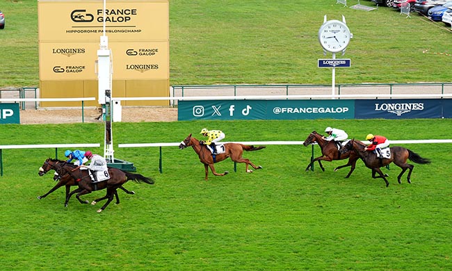 Photo d'arrivée de la course pmu GRAND PRIX DES ANGLO-ARABES à LONGCHAMP le Jeudi 11 septembre 2025