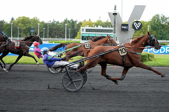 Photo d'arrivée de la course pmu PRIX OPHELIA à PARIS-VINCENNES le Vendredi 12 septembre 2025