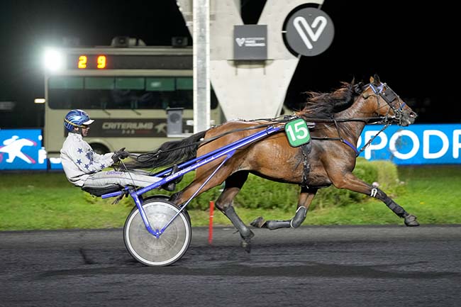 Photo d'arrivée de la course pmu PRIX CURSA à PARIS-VINCENNES le Vendredi 12 septembre 2025