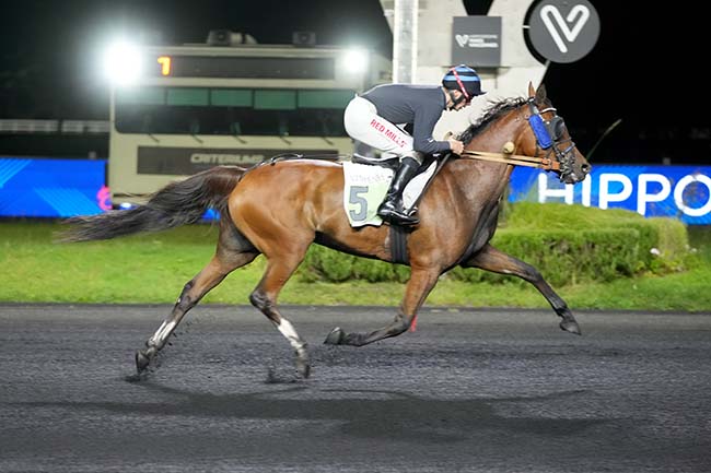 Photo d'arrivée de la course pmu PRIX BAUCIS à PARIS-VINCENNES le Vendredi 12 septembre 2025