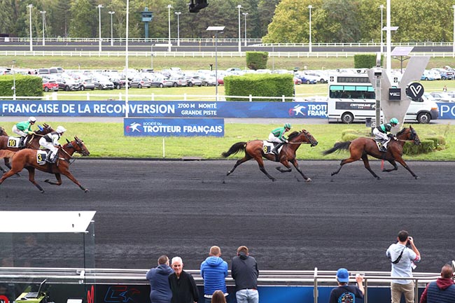Photo d'arrivée de la course pmu PRIX DE LA FEDERATION FRANCAISE DE LA RECONVERSION (PRIX KOZYR) à PARIS-VINCENNES le Samedi 13 septembre 2025