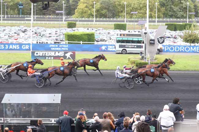 Photo d'arrivée de la course pmu CRITERIUM DES 3 ANS à PARIS-VINCENNES le Samedi 13 septembre 2025