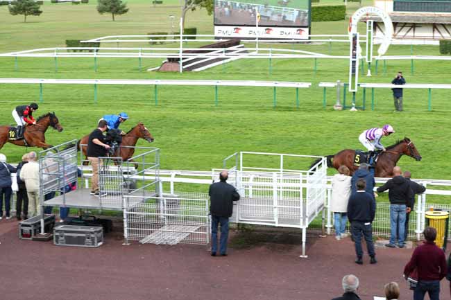 Photo d'arrivée de la course pmu PRIX DE VERBERIE à COMPIEGNE le Mardi 16 septembre 2025
