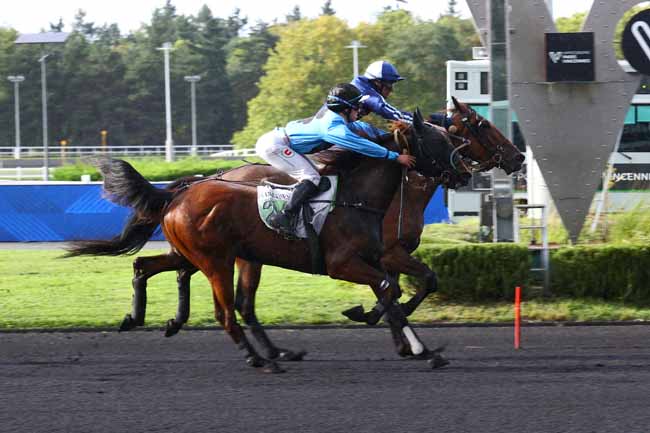 Photo d'arrivée de la course pmu PRIX ENIS à PARIS-VINCENNES le Mardi 16 septembre 2025