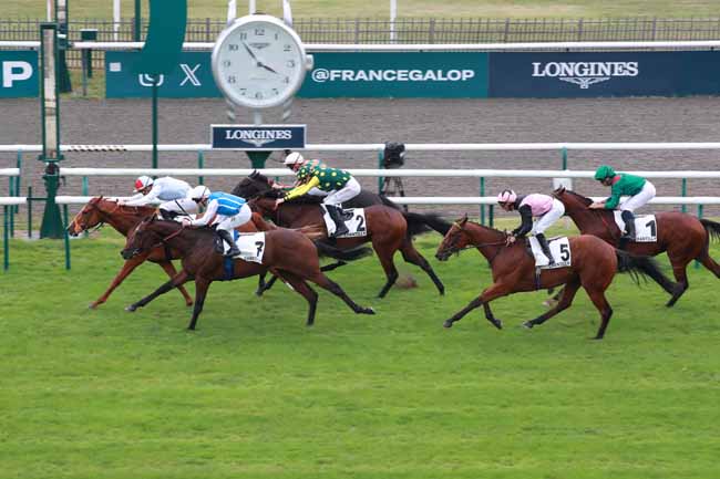 Photo d'arrivée de la course pmu PRIX DES CHENES - FONDS EUROPEEN DE L'ELEVAGE à CHANTILLY le Samedi 20 septembre 2025